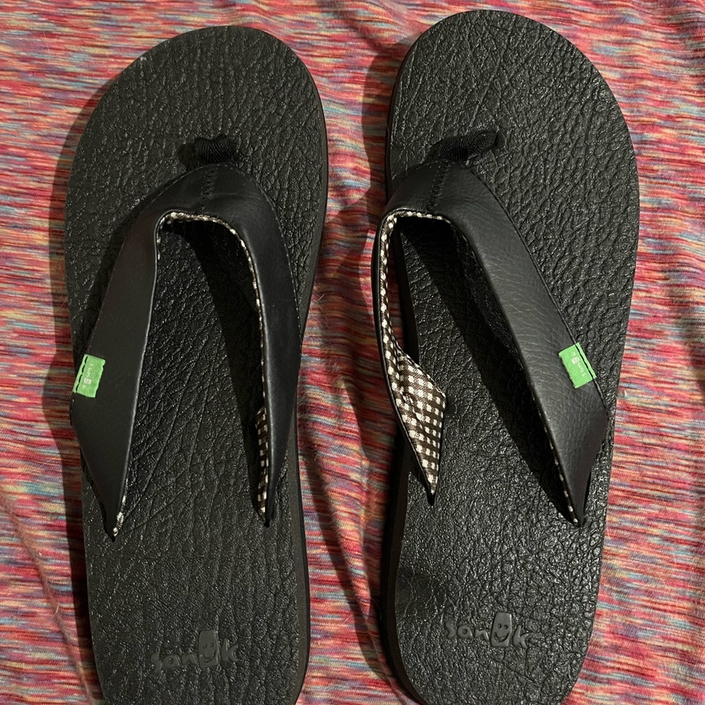 Sanuk Black Flip Flops
